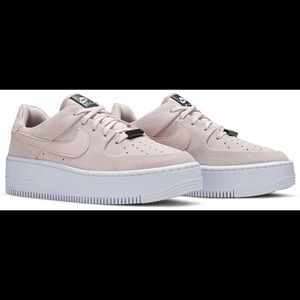 Nike Air Force 1 Sage Low in Barely Rose